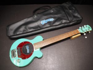 Pignose ピグノーズ PGG-100 ミニエレキギター アンプ内蔵ミニギター ケース付属 グリーン